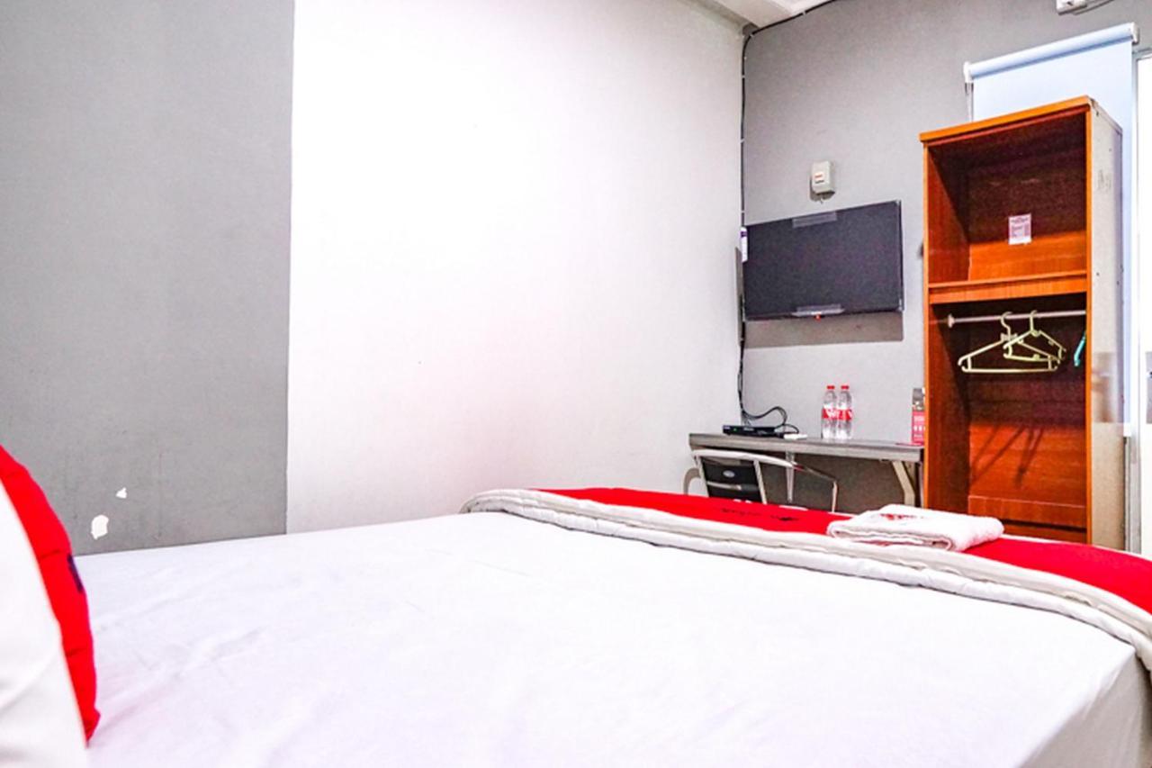 เรดดอร์ซ @ ซิตราแลนด์ สุราบายา Hotel ภายนอก รูปภาพ