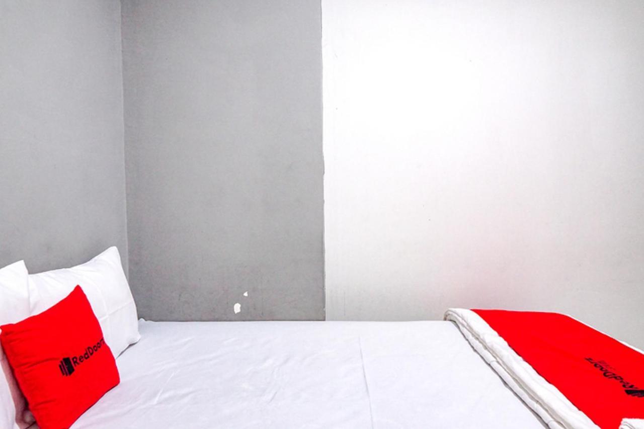เรดดอร์ซ @ ซิตราแลนด์ สุราบายา Hotel ภายนอก รูปภาพ