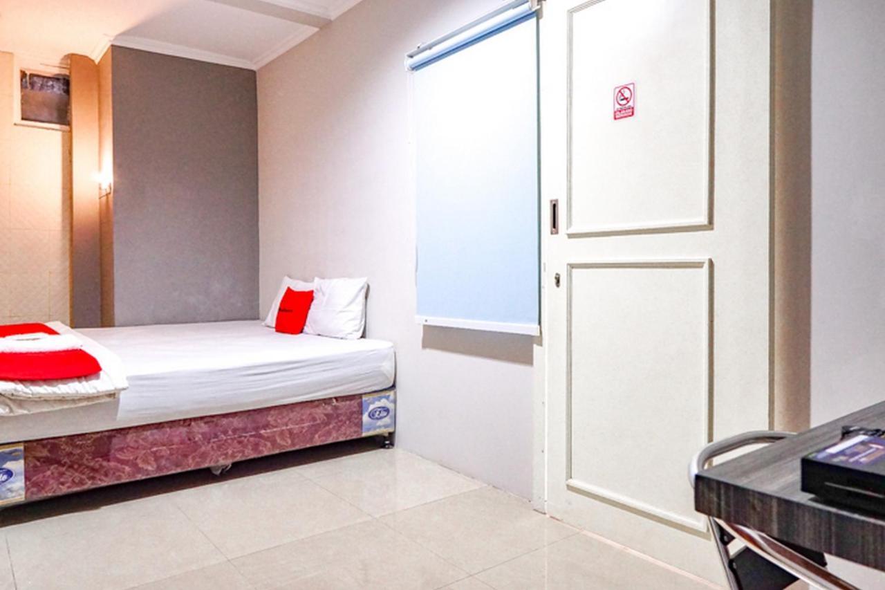 เรดดอร์ซ @ ซิตราแลนด์ สุราบายา Hotel ภายนอก รูปภาพ